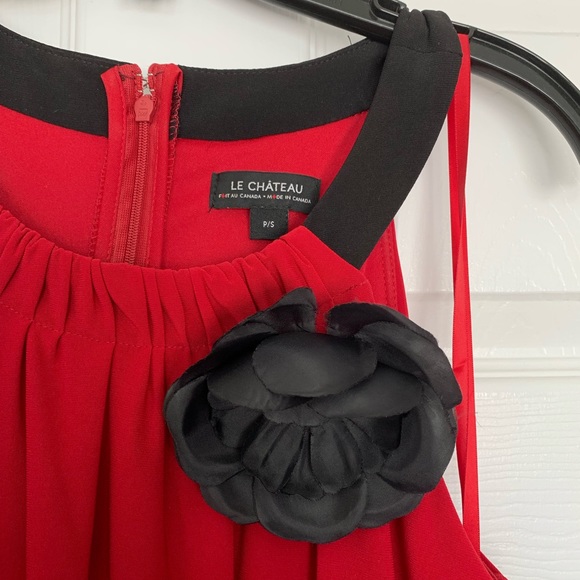 Le Chateau Dress - Picture 2 of 3